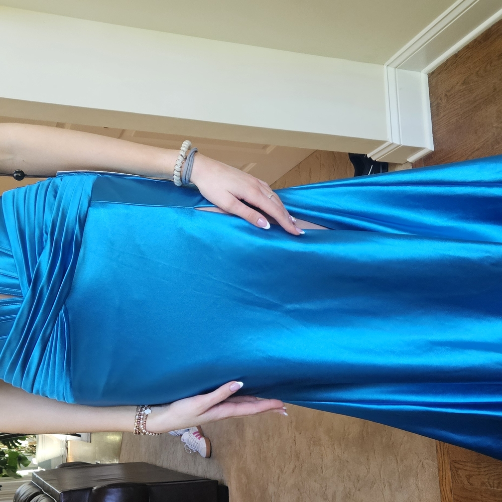 Elegant Blue Evening Gown
